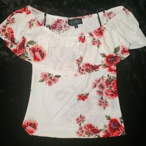 Sweet Wanderer off the shoulder top